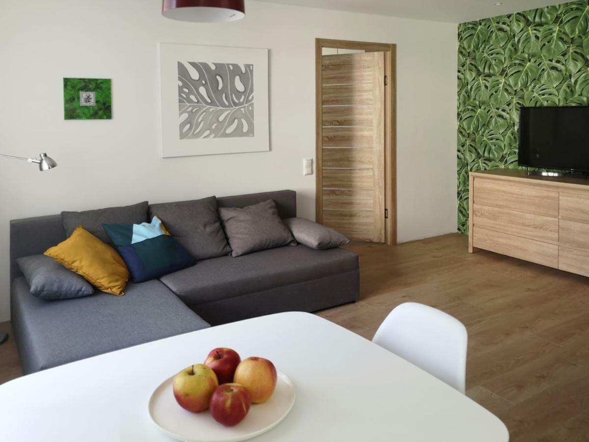Green Leaf Apartments Liepaja Exterior photo